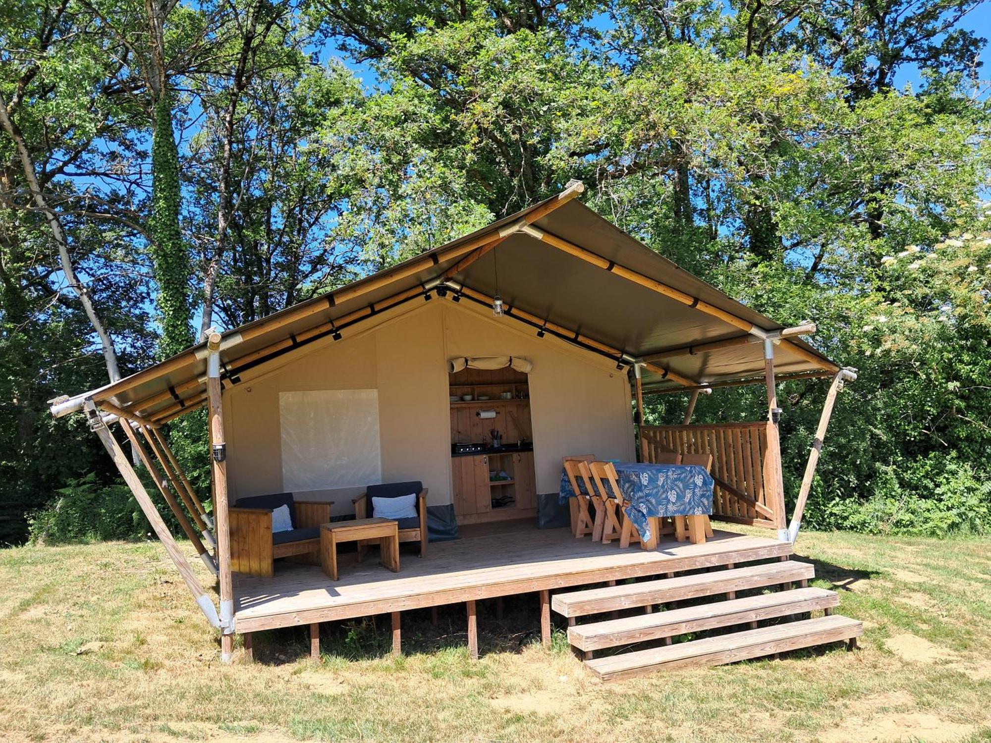 Luxury Safari Tents At Moulin Du Pommier Glamping & Camping Saulgond Экстерьер фото
